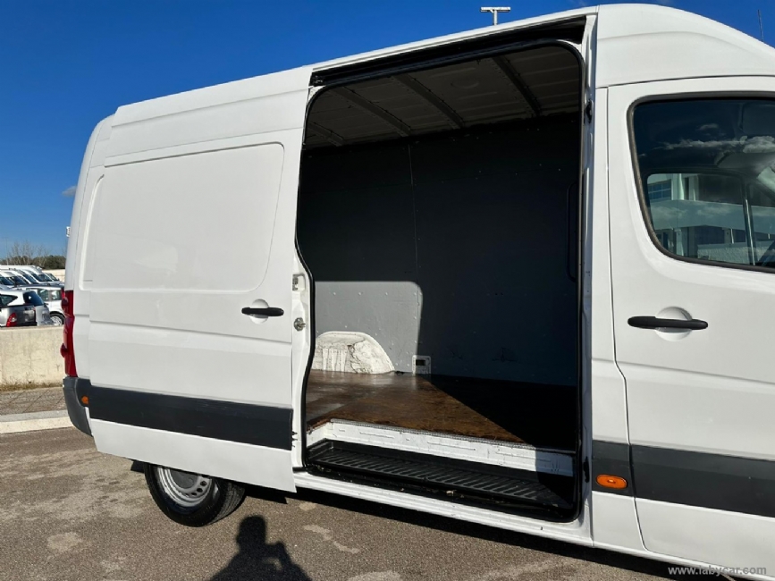 VOLKSWAGEN Crafter