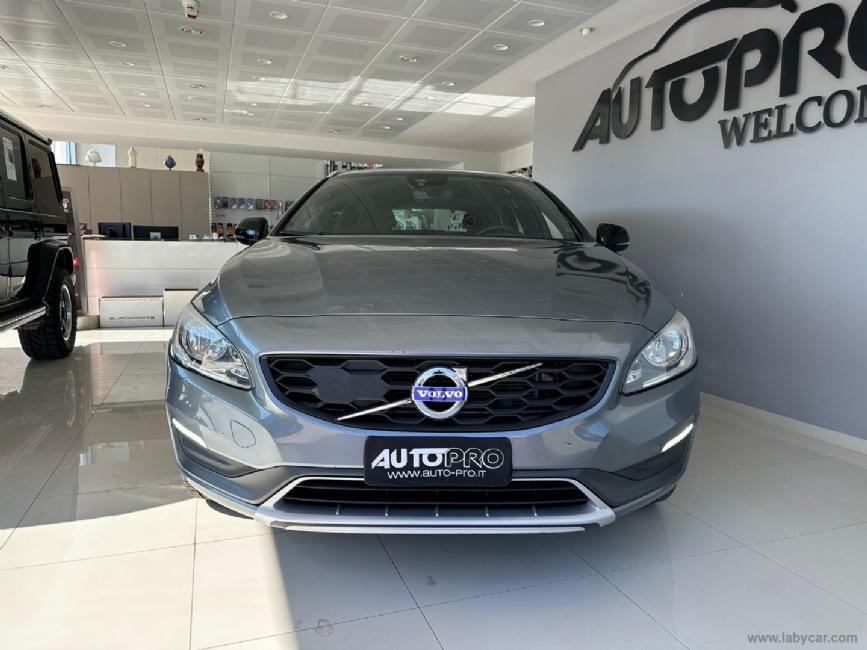 VOLVO V60 Cross Country