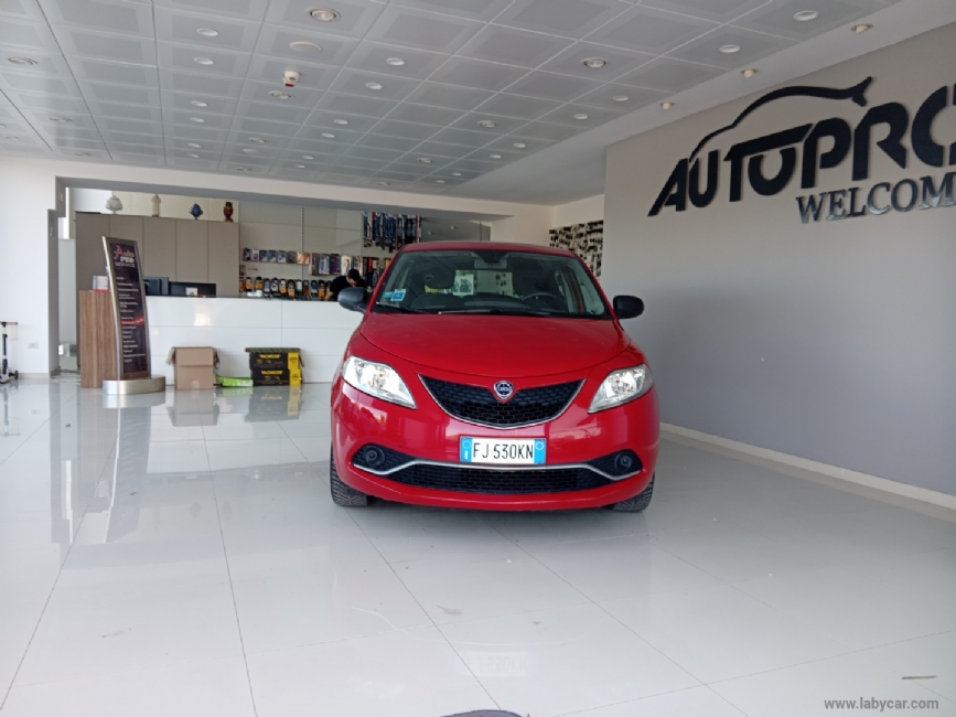 LANCIA Ypsilon