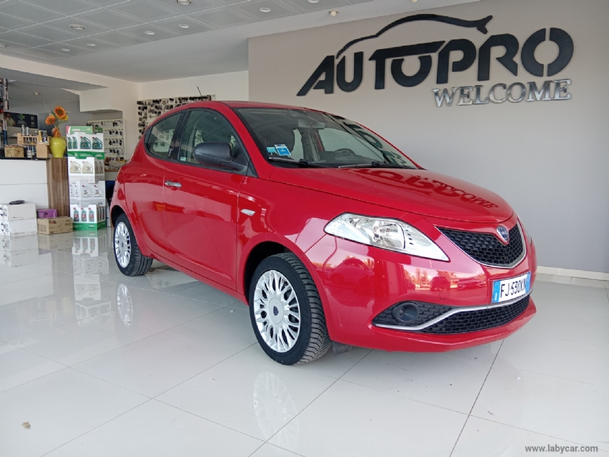 LANCIA Ypsilon