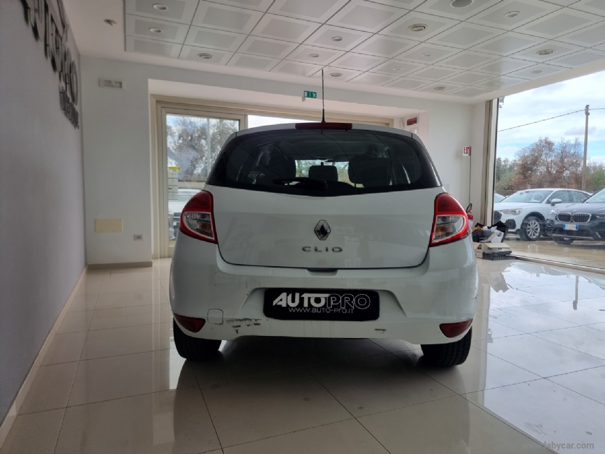 RENAULT Clio