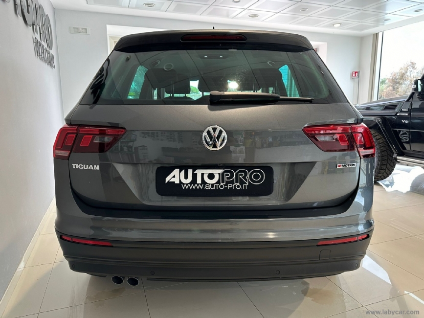 VOLKSWAGEN Tiguan