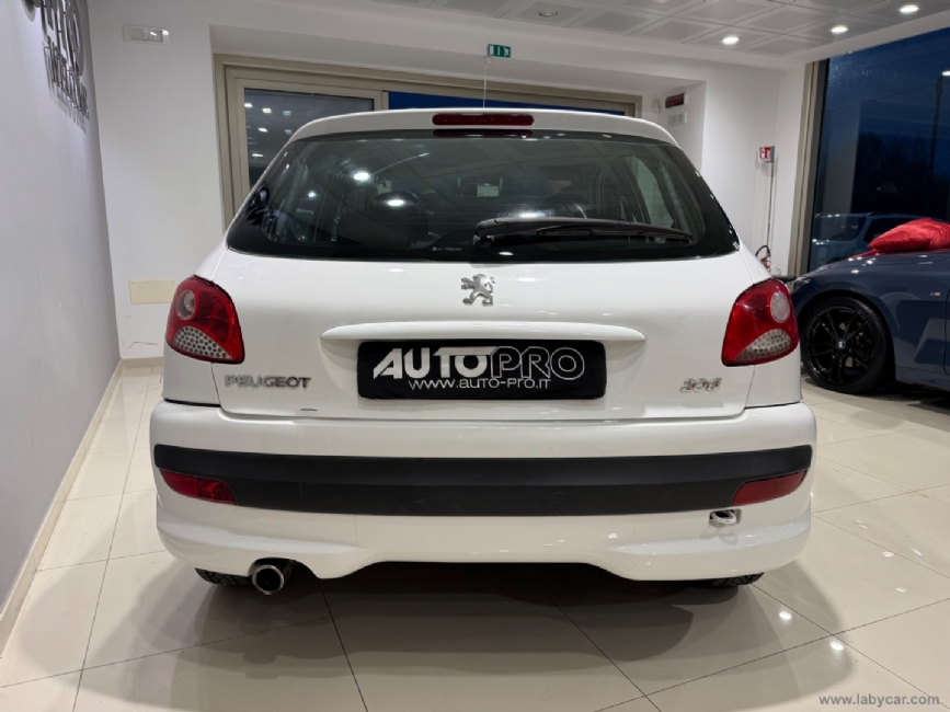 PEUGEOT 206