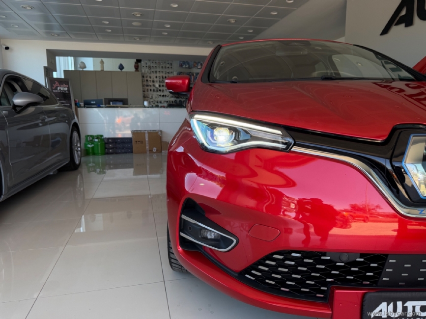 RENAULT ZOE