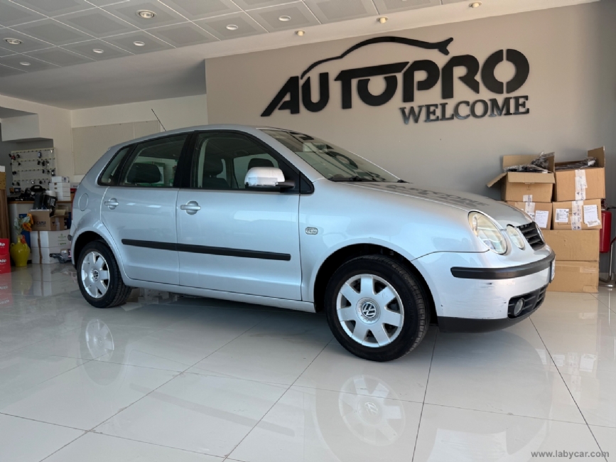 VOLKSWAGEN Polo