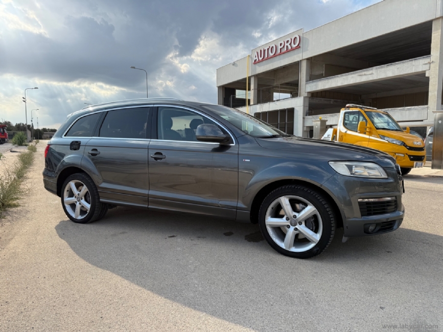 AUDI Q7