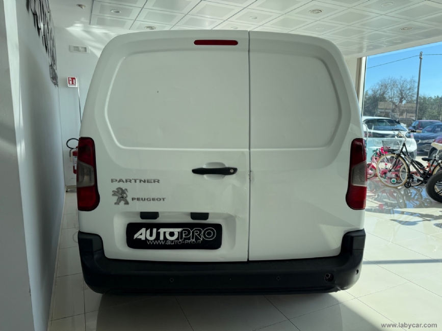 PEUGEOT Partner