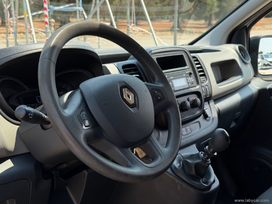 RENAULT Trafic