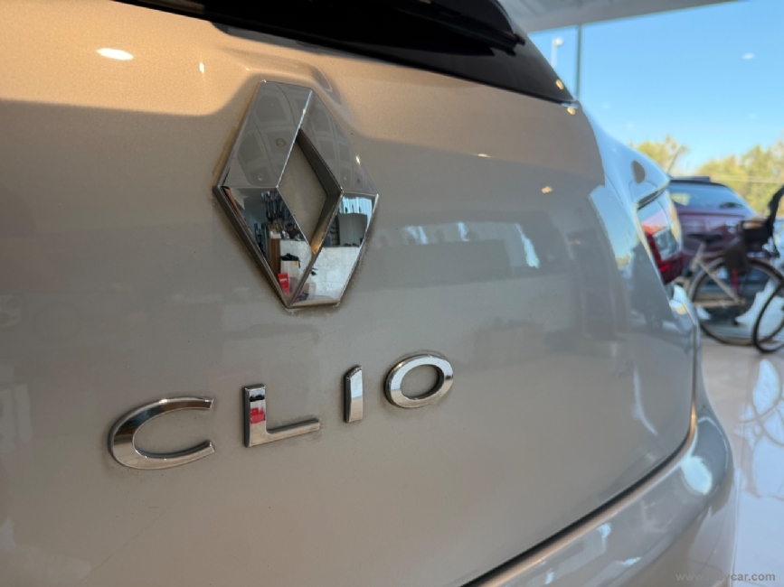 RENAULT Clio