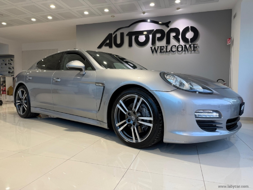 PORSCHE Panamera