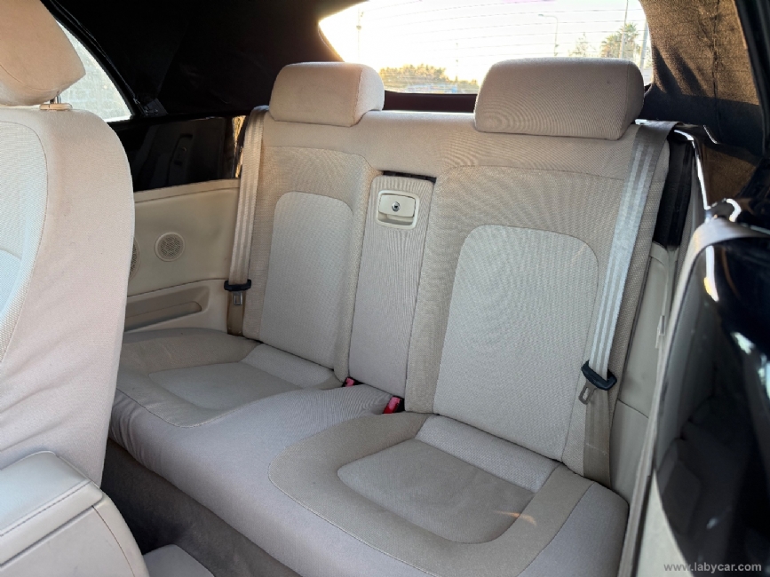 VOLKSWAGEN New Beetle