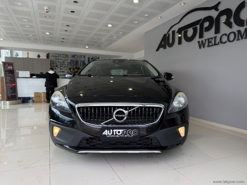 VOLVO V40 Cross Country