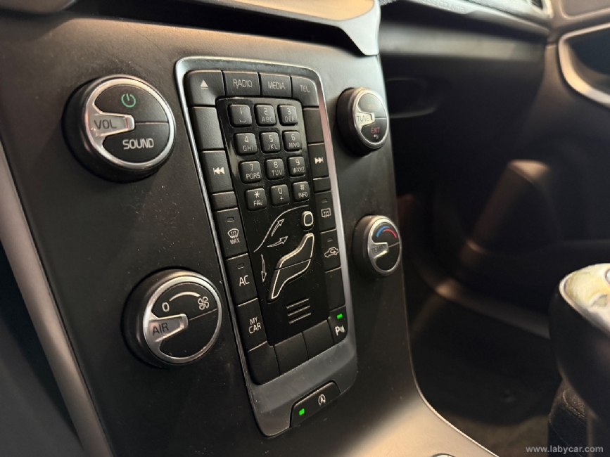 VOLVO V40 Cross Country