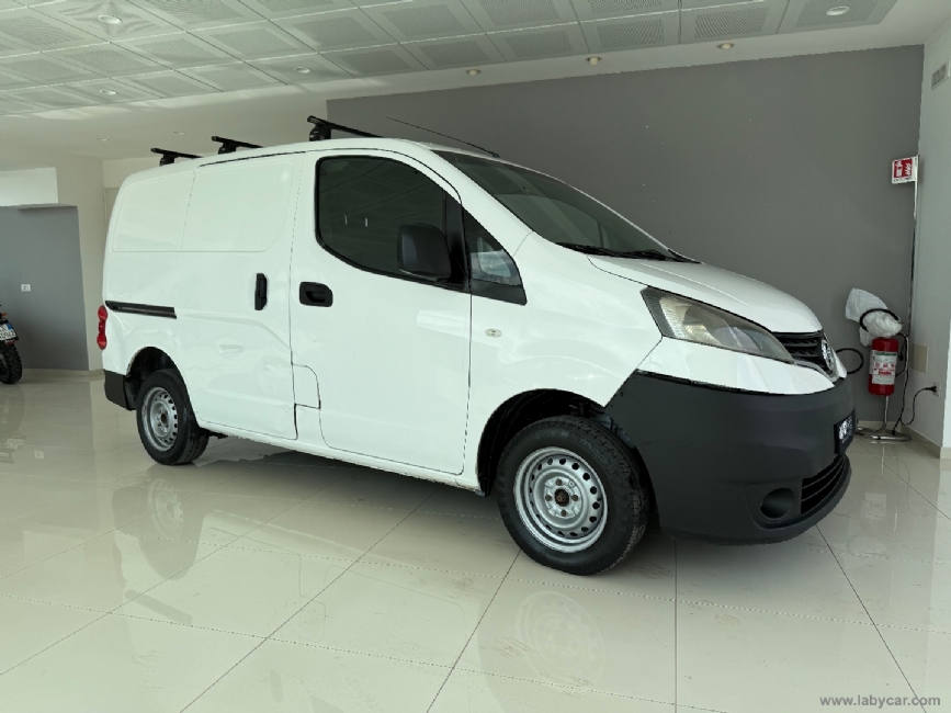 NISSAN NV200