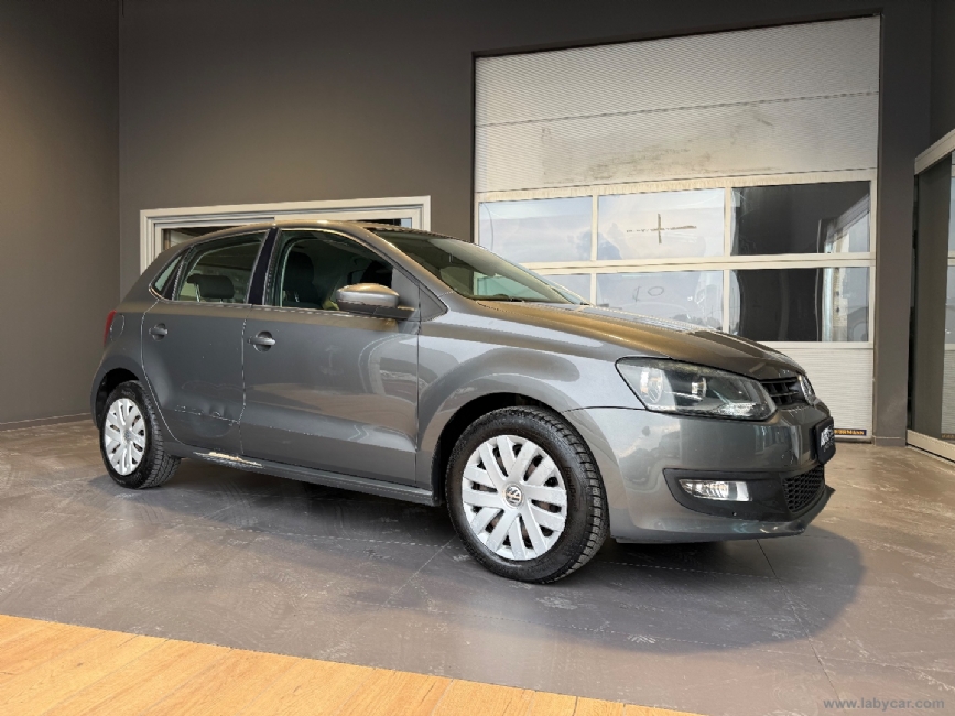 VOLKSWAGEN Polo