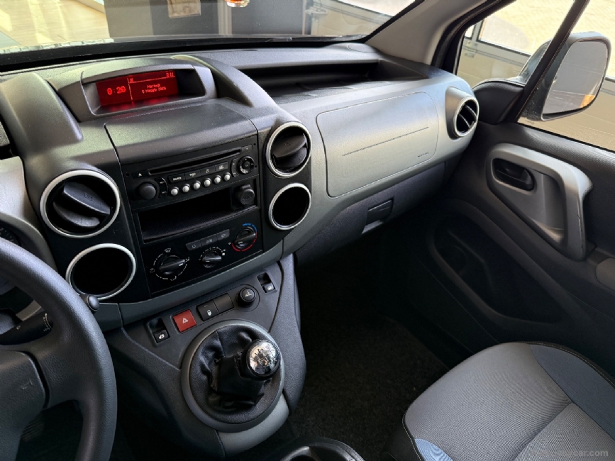 PEUGEOT Partner