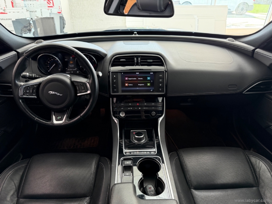 JAGUAR XE