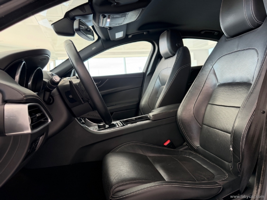 JAGUAR XE