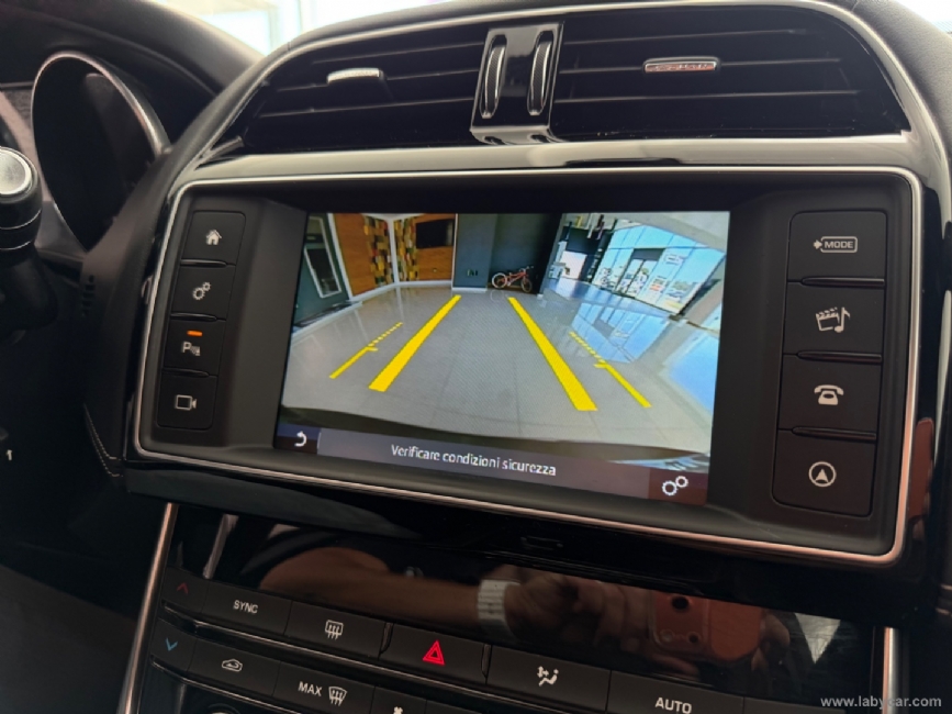 JAGUAR XE