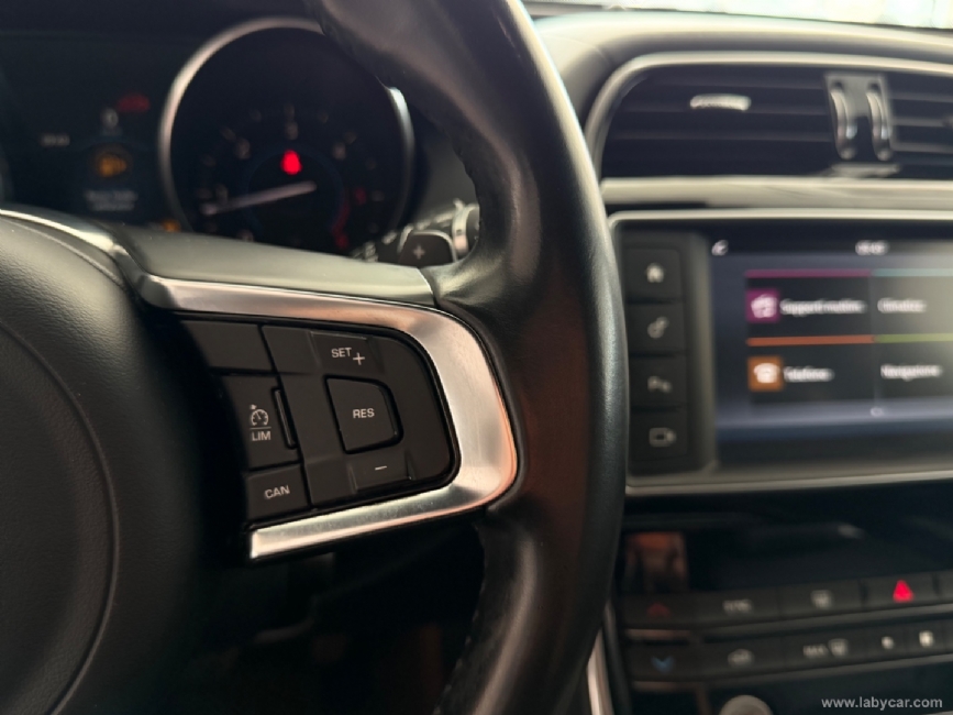 JAGUAR XE