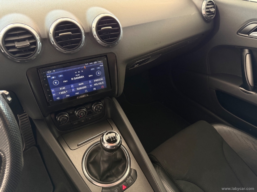 AUDI TT