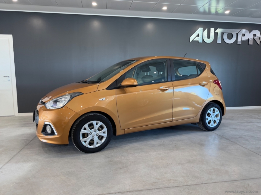 HYUNDAI i10