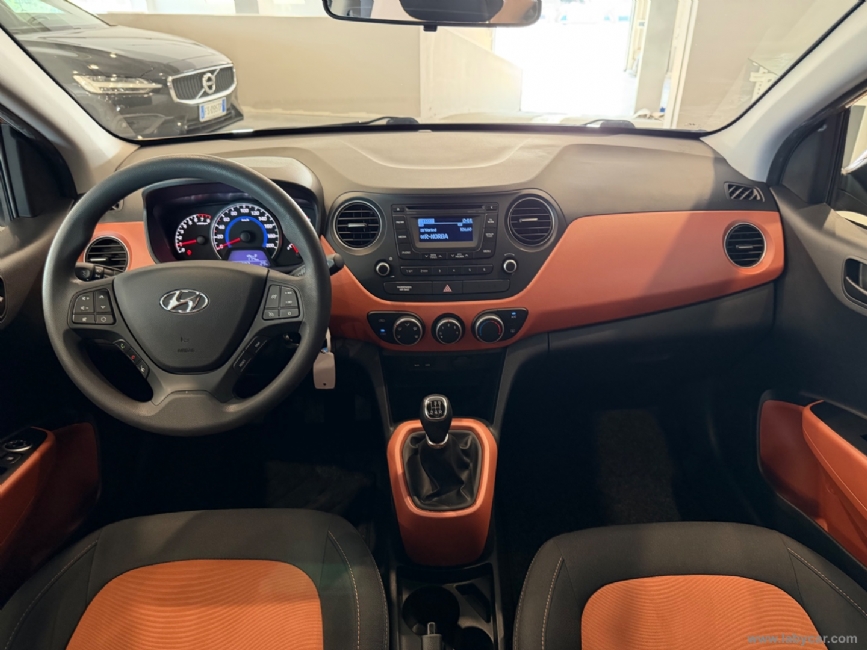 HYUNDAI i10