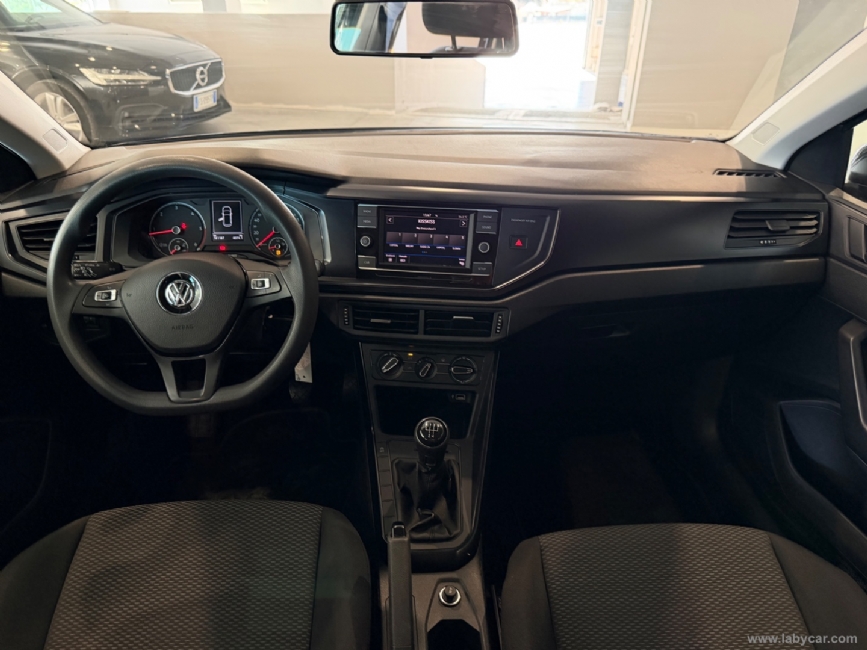 VOLKSWAGEN Polo