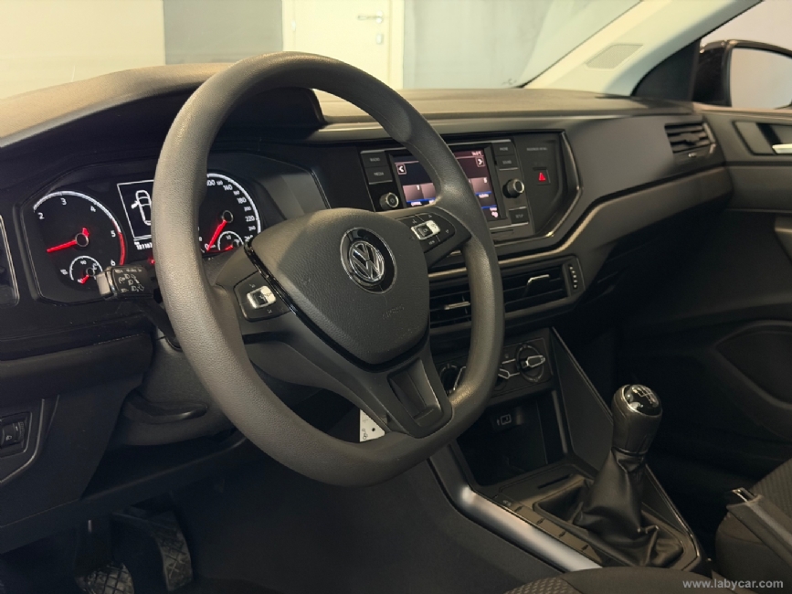 VOLKSWAGEN Polo