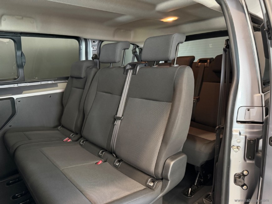 PEUGEOT Traveller