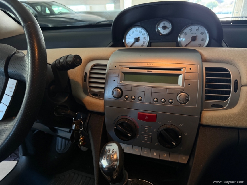 LANCIA Ypsilon
