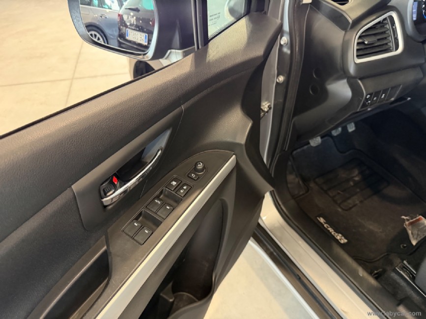 SUZUKI S-Cross