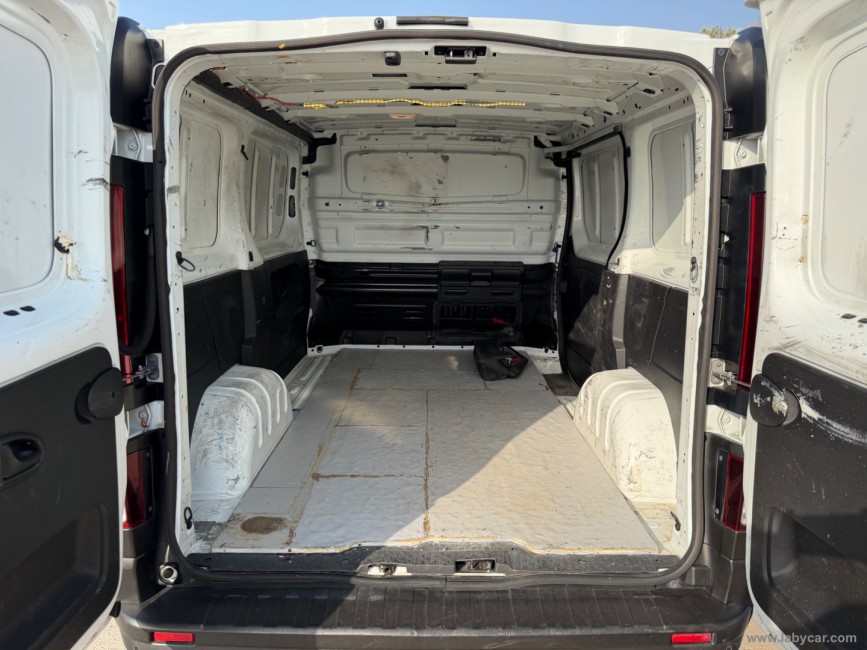 RENAULT Trafic