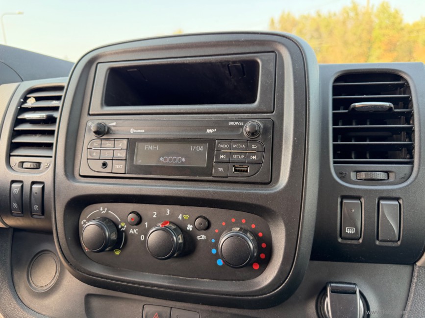 RENAULT Trafic