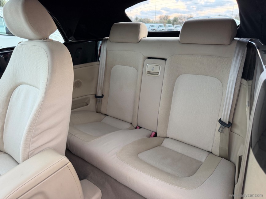 VOLKSWAGEN New Beetle